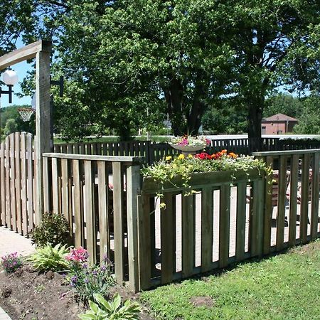 Motel 400 Cookstown Екстер'єр фото